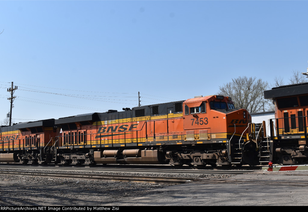 BNSF 7453